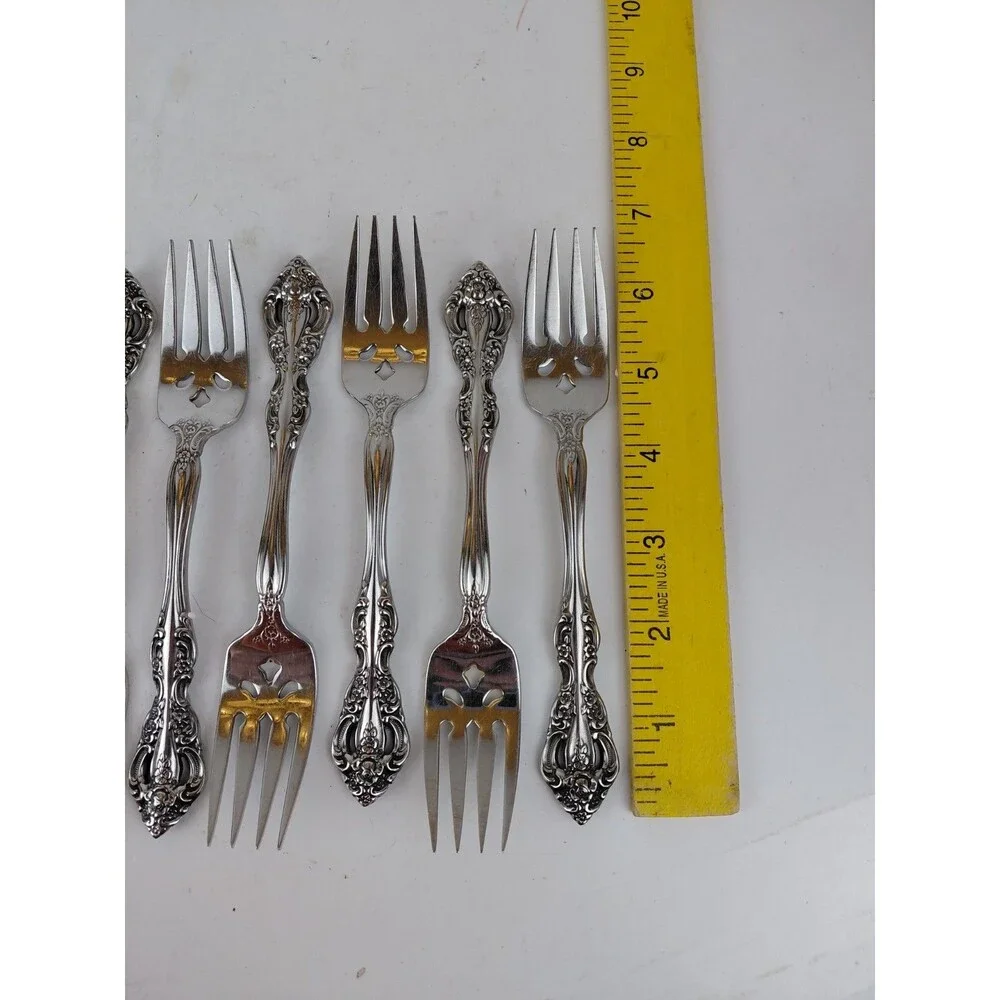 Oneida Michelangelo 18/10 Stainless Steel 35pc. Flatware Set (Service for Seven)